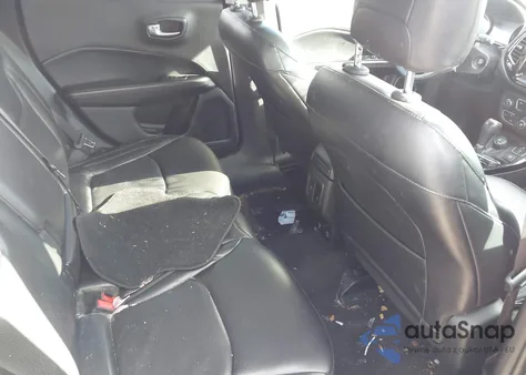 2018 Jeep Compass Limited 4X4 z USA, uszkodzony, nr VIN 3C4NJDCBXJT418836